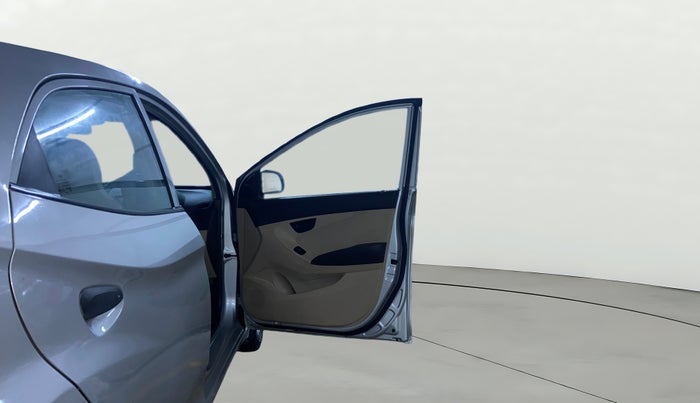 2017 Hyundai Eon ERA +, Petrol, Manual, 11,320 km, RHS Front Door