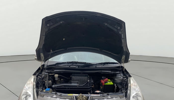 2017 Maruti Swift VXI O, Petrol, Manual, 84,716 km, Open Bonet