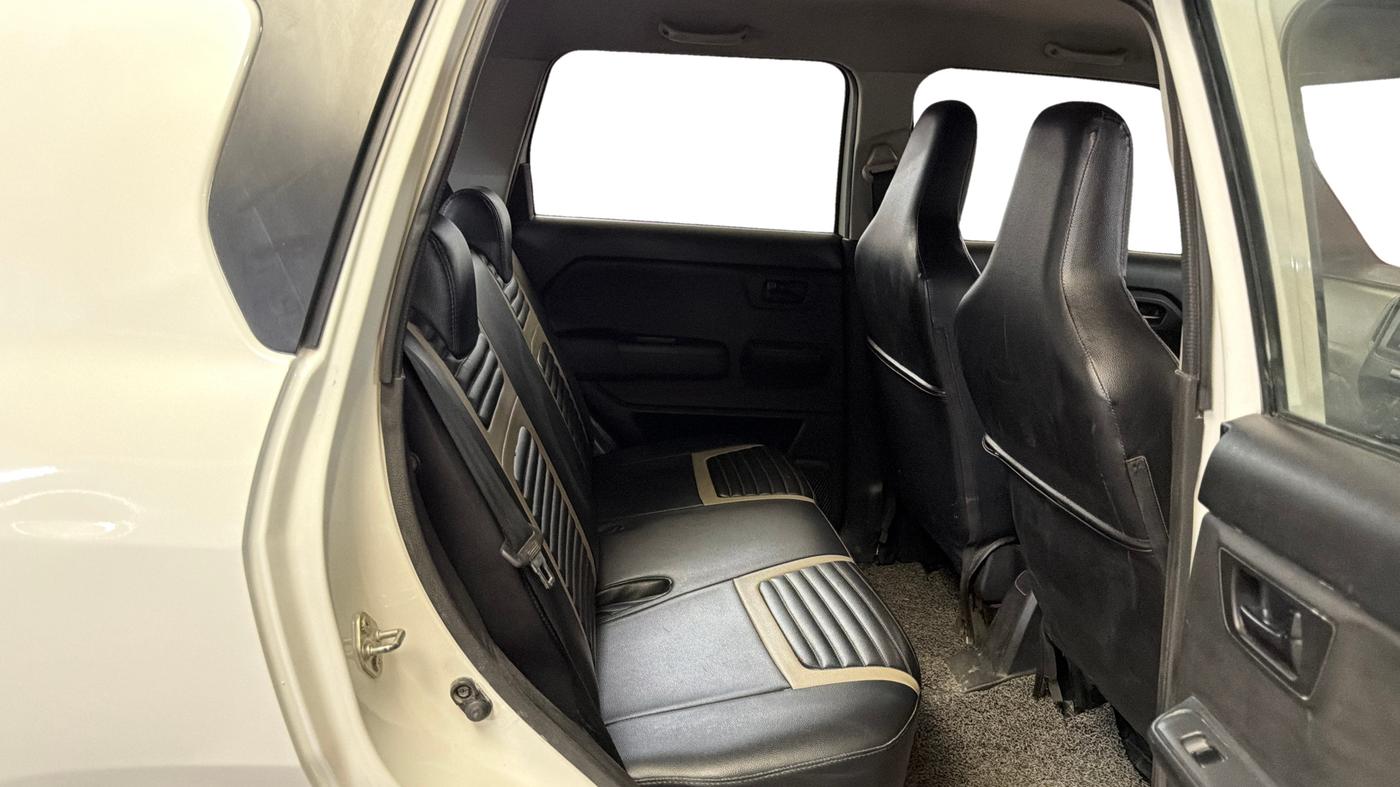 2022 Maruti New Wagon-R LXI CNG 1.0, CNG, Manual, 75,436 km, Right Side Rear Door Cabin
