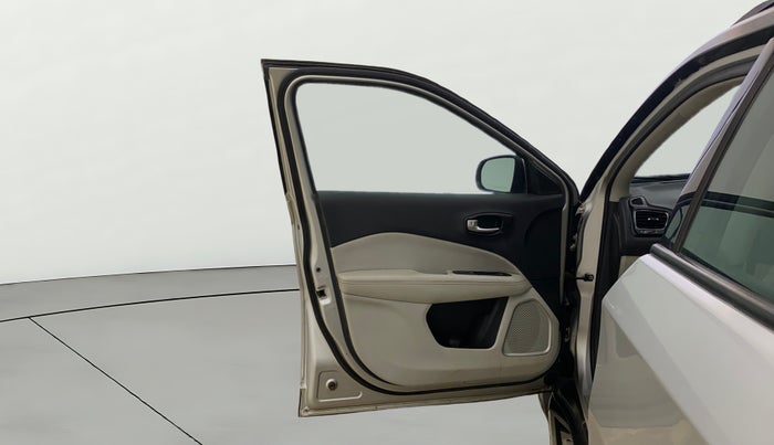 2017 Jeep Compass LIMITED 2.0 DIESEL, Diesel, Manual, 1,06,428 km, LHS Front Door