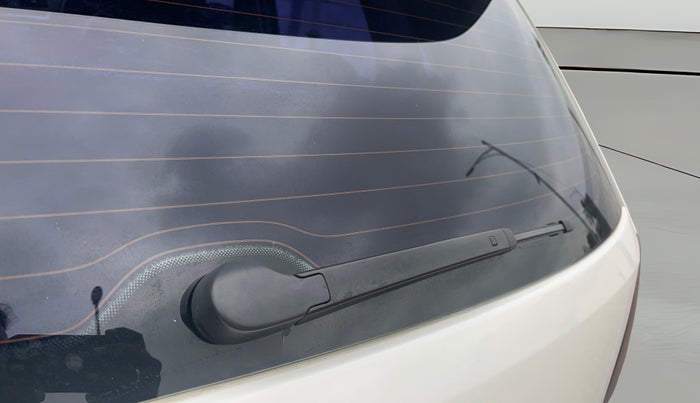 2018 Volkswagen Polo COMFORTLINE 1.0L MPI, Petrol, Manual, 1,38,642 km, Rear Wiper