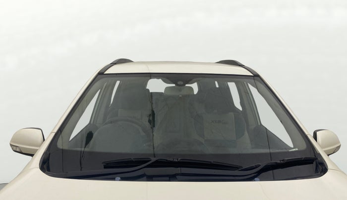 2017 Mahindra XUV500 W6 AT 1.99, Diesel, Automatic, 64,287 km, Front Windshield