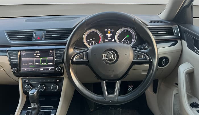 2016 Skoda Superb L&K 1.8 TSI AT, Petrol, Automatic, 90,770 km, Steering Wheel Close Up