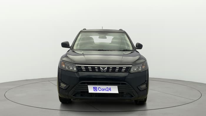 2023 Mahindra XUV300 W6 1.2 PETROL, Petrol, Manual, 37,283 km, Front