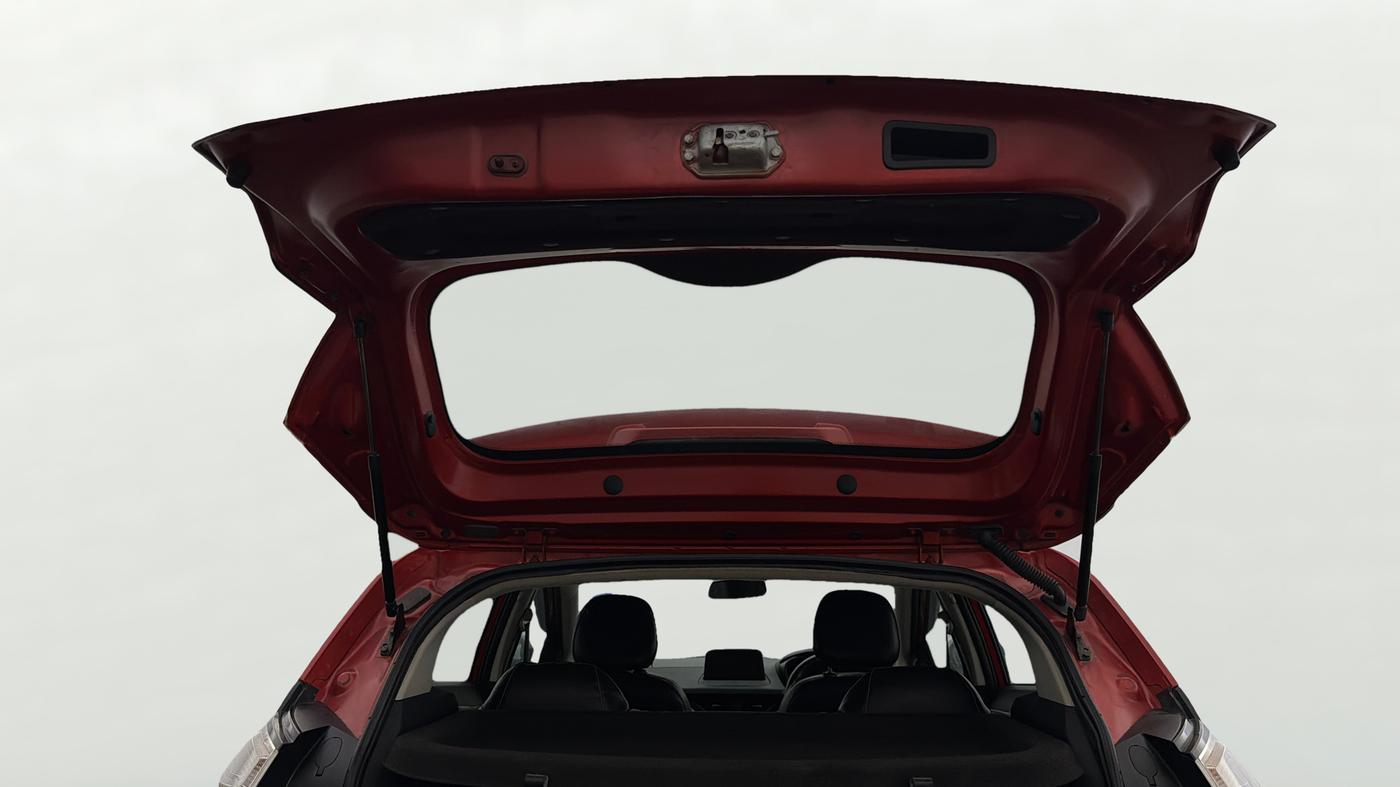 2018 Tata NEXON XM PETROL, CNG, Manual, 1,04,939 km, Boot Door Open