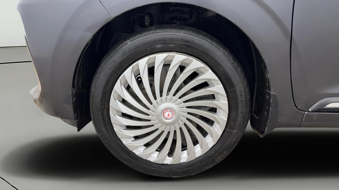 2023 Hyundai AURA SX 1.2 CNG, CNG, Manual, 42,759 km, Left Front Wheel