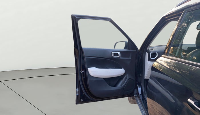 2024 Hyundai VENUE SX 1.2 PETROL, CNG, Manual, 31,232 km, LHS Front Door