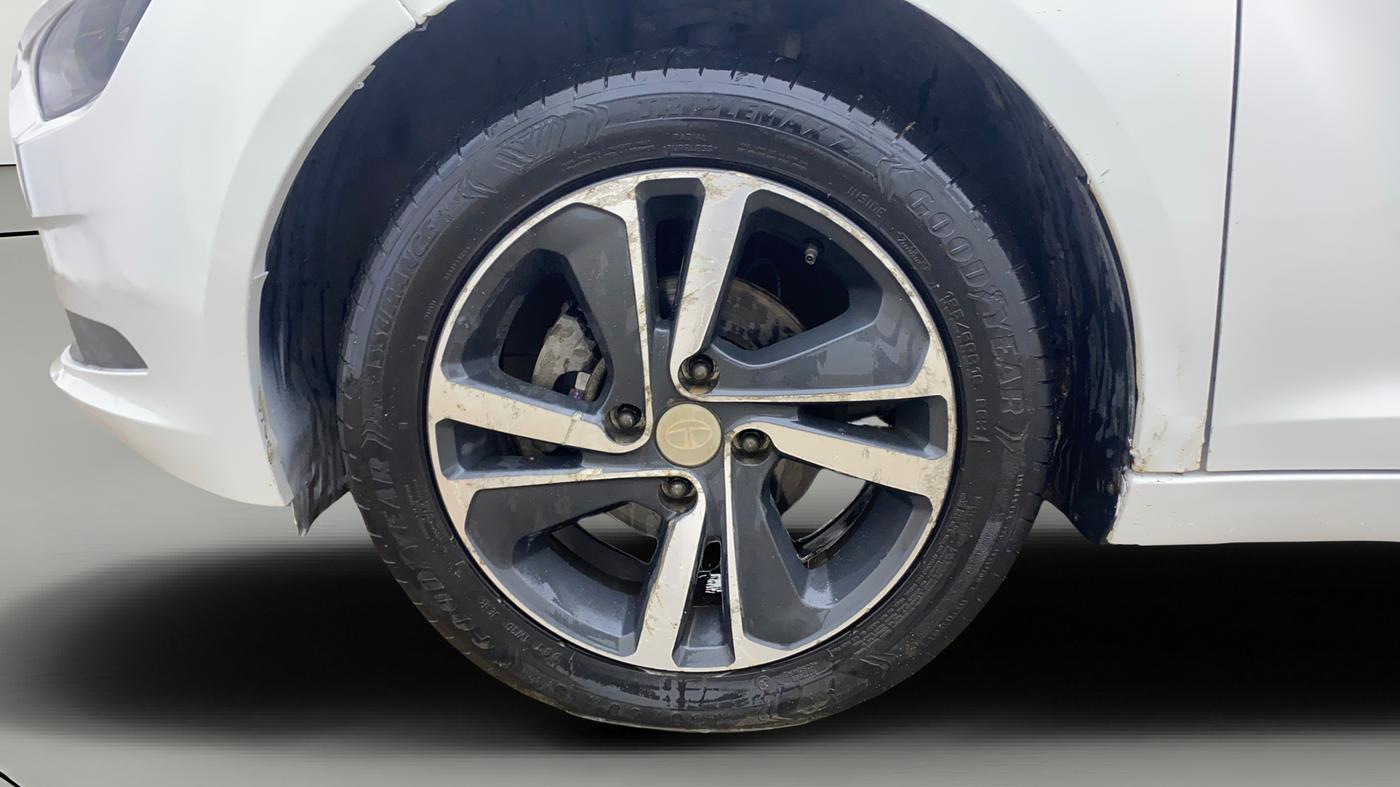 2020 Tata ALTROZ XZ DIESEL, Diesel, Manual, 41,908 km, Left Front Wheel