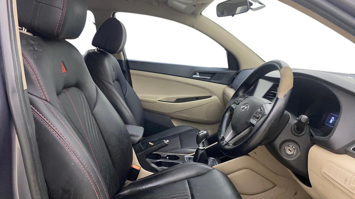 2017 Hyundai Tucson 2WD MT DIESEL, Diesel, Manual, 1,03,829 km, Right Side Front Door Cabin
