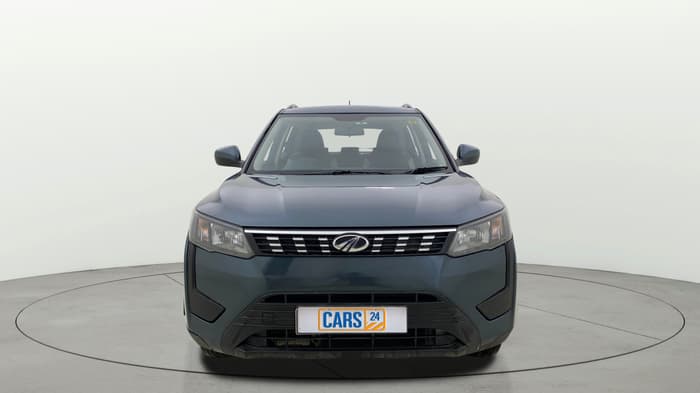 2019 Mahindra XUV300 W6 1.2 PETROL, Petrol, Manual, 1,37,798 km, Front