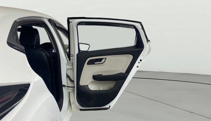 2025 Tata ALTROZ XZ Plus (S) Lux CNG , CNG, Manual, 2,833 km, RHS Rear Door