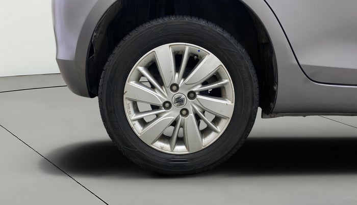 2015 Maruti Swift ZXI, Petrol, Manual, 81,325 km, Right Rear Wheel