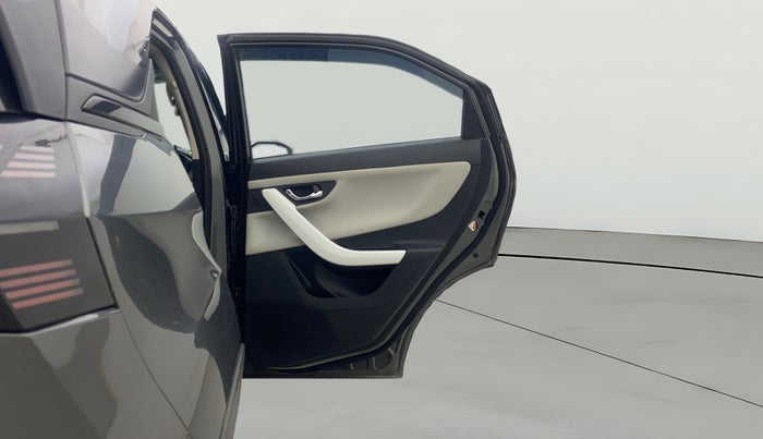 2024 Tata NEXON CREATIVE + SUNROOF 1.2 PETROL, Petrol, Manual, 38,659 km, RHS Rear Door