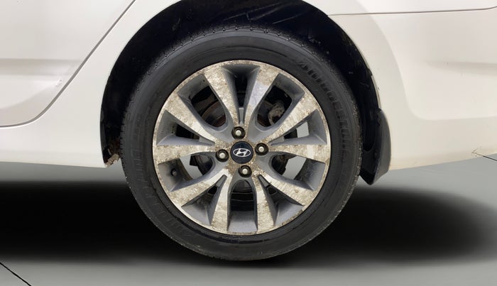 2015 Hyundai Verna FLUIDIC 1.6 CRDI SX, Diesel, Manual, 33,813 km, Left Rear Wheel