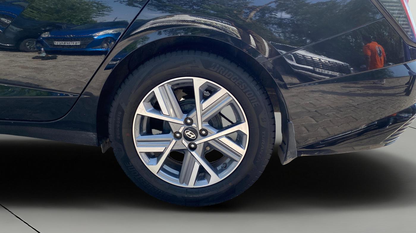 2023 Hyundai Verna SX(O) 1.5 MPI IVT , Petrol, Automatic, 64,606 km, Left Rear Wheel