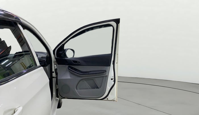 2022 Tata Tiago XT CNG, CNG, Manual, 14,186 km, RHS Front Door