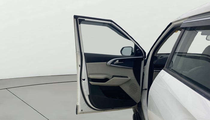 2023 KIA CARENS PREMIUM 1.5 DIESEL IMT 7 STR, Diesel, Manual, 74,201 km, LHS Front Door