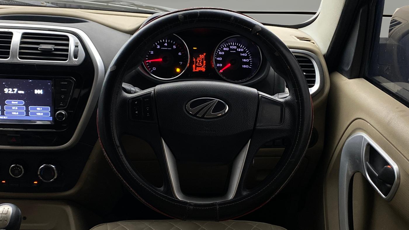 2017 Mahindra TUV300 T10, Diesel, Manual, 68,582 km, Steering Wheel Close Up
