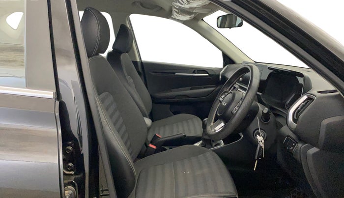 2023 KIA SONET HTK PLUS 1.2, Petrol, Manual, 17,883 km, Right Side Front Door Cabin