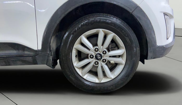 2017 Hyundai Creta SX PLUS 1.6 PETROL, Petrol, Manual, 76,961 km, Right Front Wheel