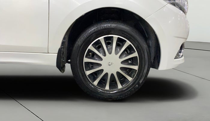 2017 Tata Tiago XZ PETROL, Petrol, Manual, 73,243 km, Right Front Wheel