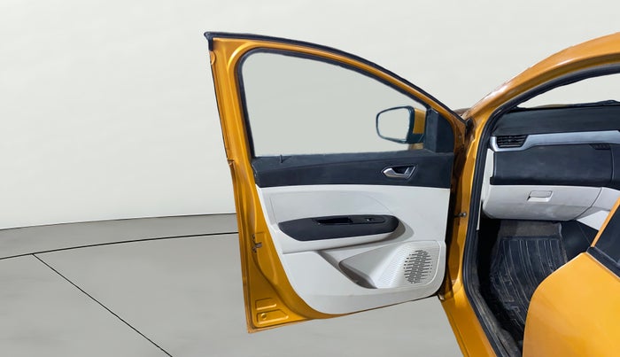 2020 Renault TRIBER RXZ, Petrol, Manual, 42,900 km, LHS Front Door