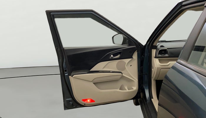 2019 Mahindra XUV300 W8 (O) 1.2 PETROL, Petrol, Manual, 50,713 km, LHS Front Door