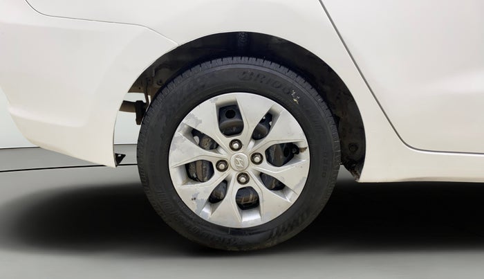 2015 Hyundai Xcent BASE 1.2, CNG, Manual, 1,28,390 km, Right Rear Wheel