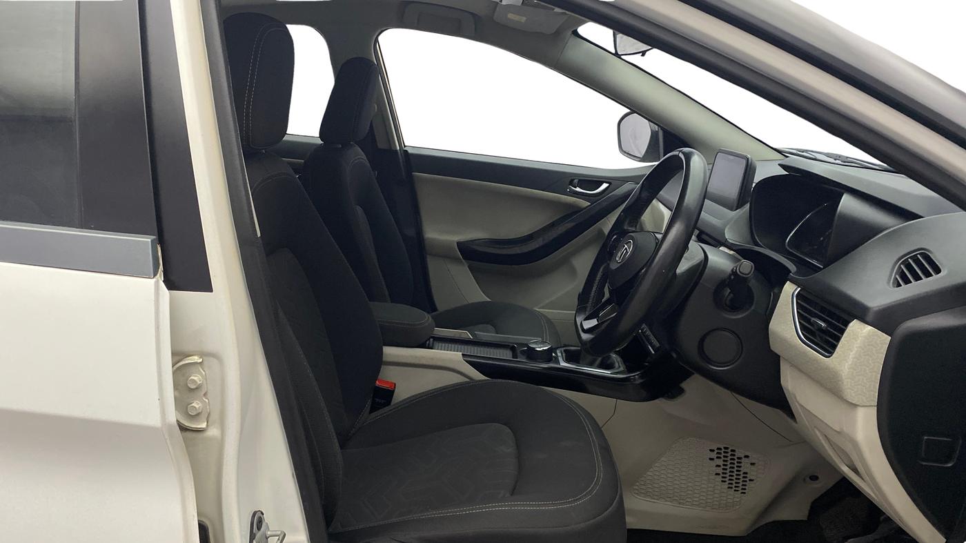 2020 Tata NEXON XZ PLUS (O) PETROL, Petrol, Manual, 63,710 km, Right Side Front Door Cabin