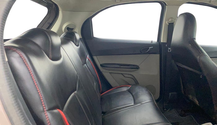 2016 Tata Tiago XT DIESEL, Diesel, Manual, 69,684 km, Right Side Rear Door Cabin