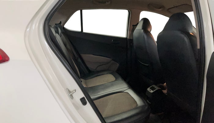 2018 Hyundai Grand i10 MAGNA 1.2 KAPPA VTVT, Petrol, Manual, 42,228 km, Right Side Rear Door Cabin