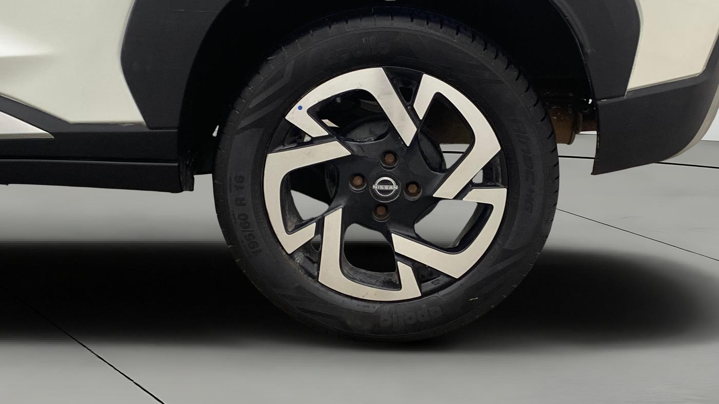 2021 Nissan MAGNITE XV TURBO CVT DUAL TONE, Petrol, Automatic, 72,369 km, Left Rear Wheel