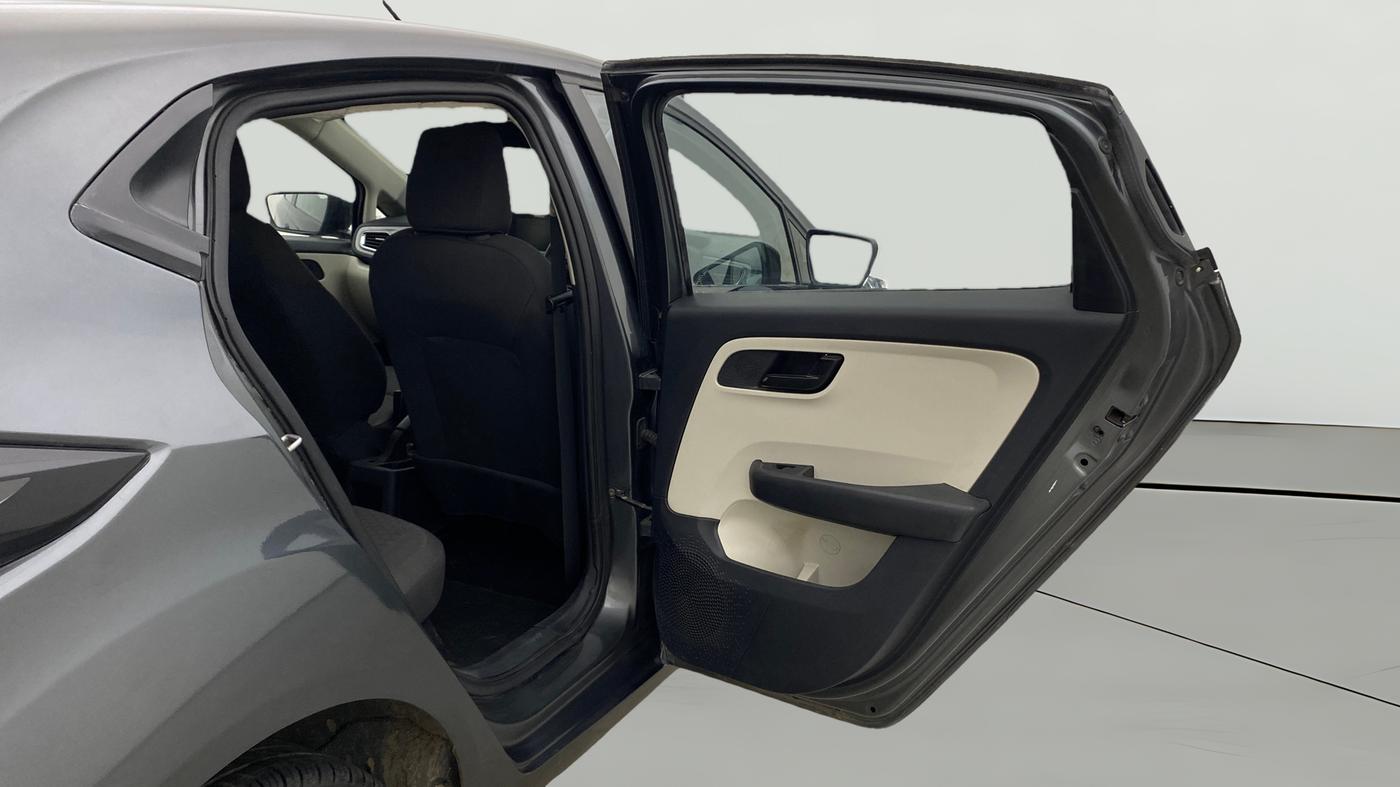 2022 Tata ALTROZ XM PLUS PETROL, Petrol, Manual, 58,379 km, RHS Rear Door