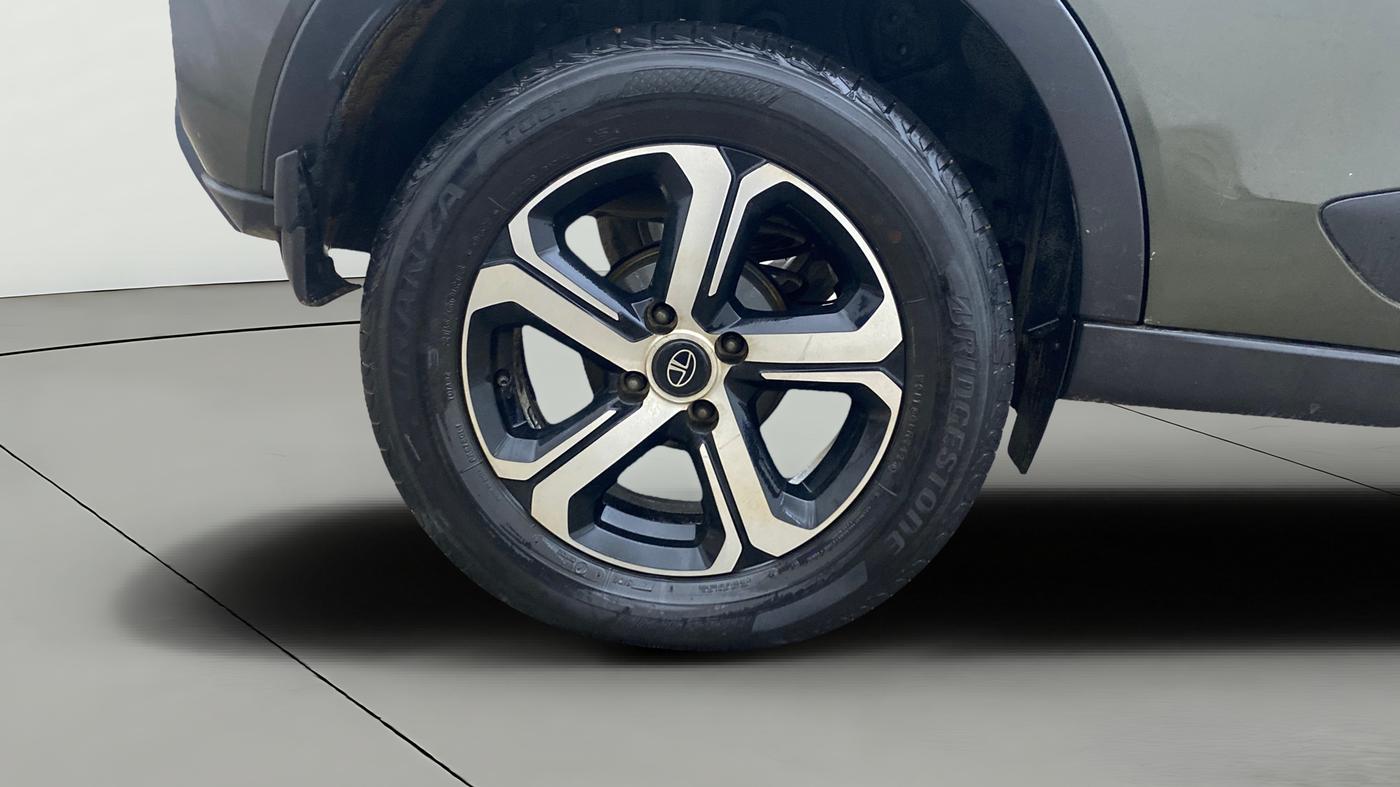 2022 Tata NEXON XZ PLUS DIESEL, Diesel, Manual, 61,598 km, Right Rear Wheel