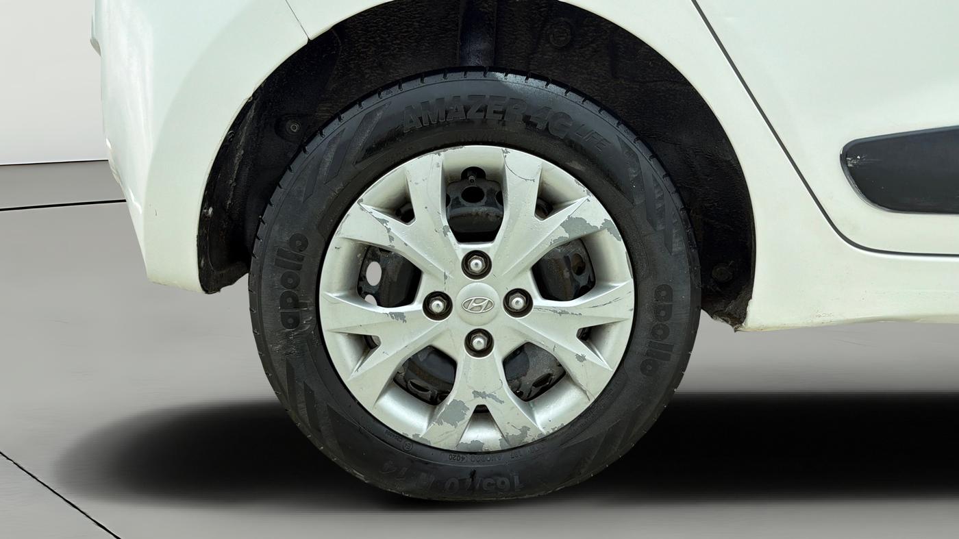 2015 Hyundai Grand i10 MAGNA 1.2 KAPPA VTVT, Petrol, Manual, 98,757 km, Right Rear Wheel