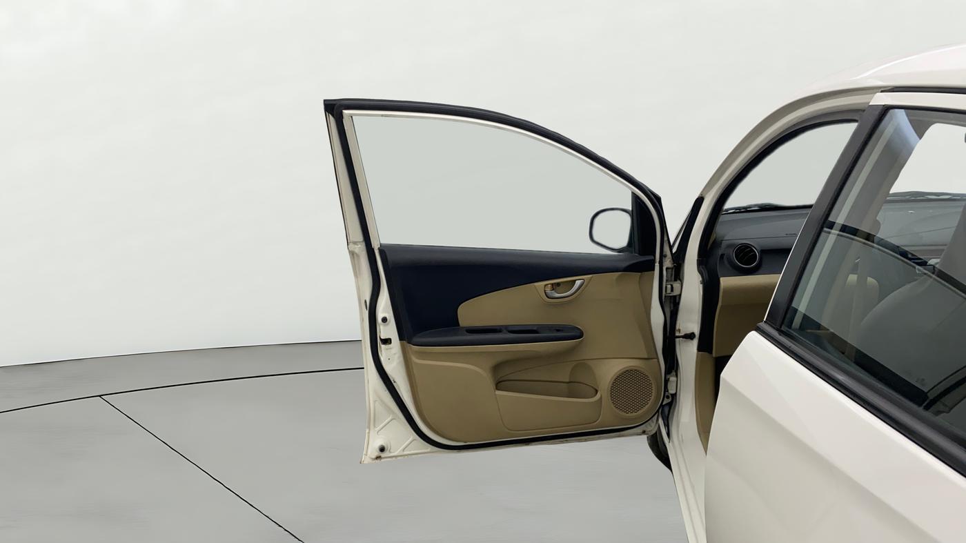 2015 Honda Brio VX AT, CNG, Automatic, 75,747 km, LHS Front Door