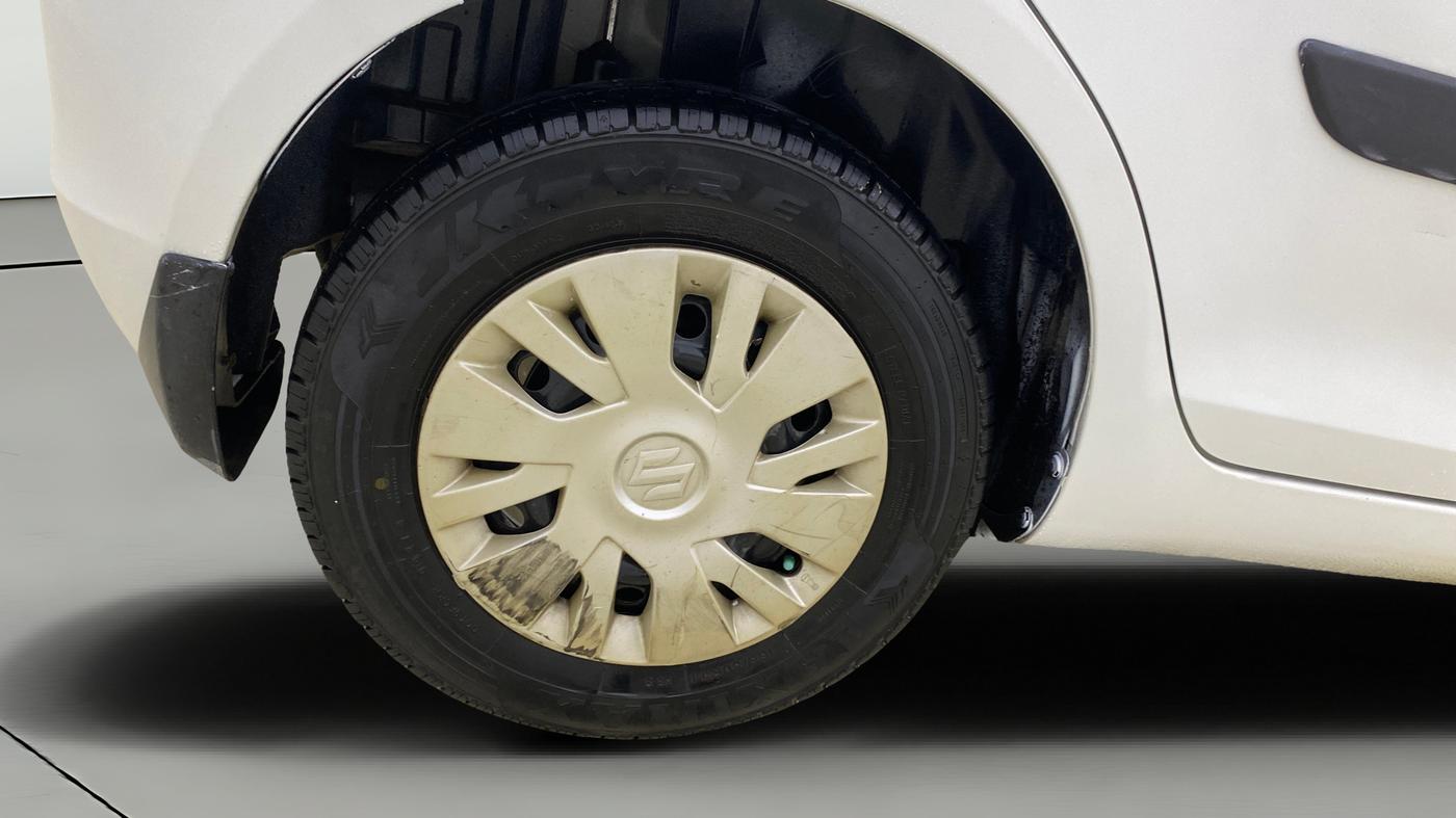 2013 Maruti Swift VXI, Petrol, Manual, 82,819 km, Right Rear Wheel