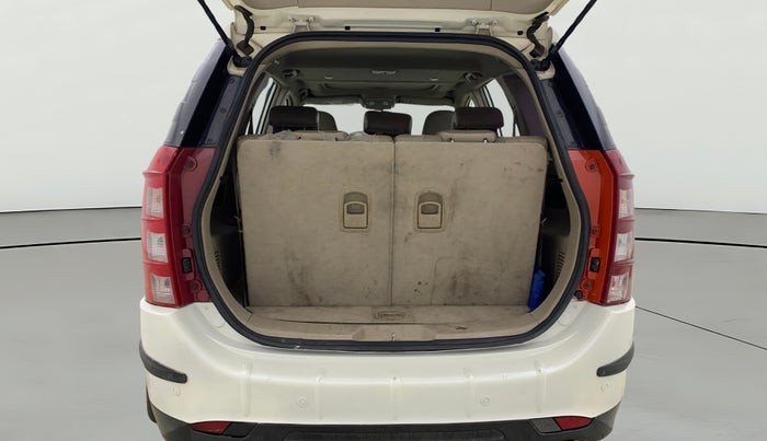 2016 Mahindra XUV500 W10 AT, Diesel, Automatic, 1,22,657 km, Boot Open Zoomed View