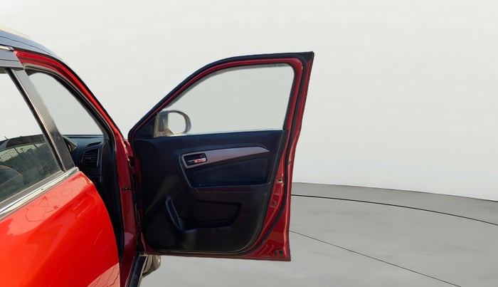 2018 Maruti Vitara Brezza ZDI PLUS AMT, Diesel, Automatic, 1,01,558 km, RHS Front Door