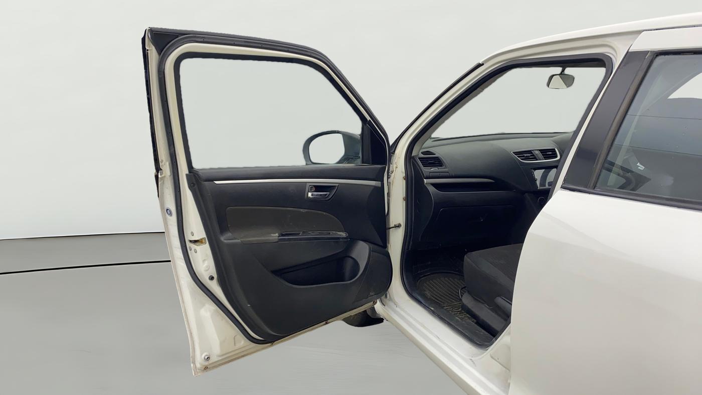 2015 Maruti Swift VXI, Petrol, Manual, 46,984 km, LHS Front Door