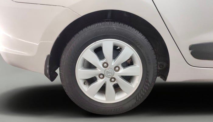 2014 Hyundai Xcent S (O) 1.2, Petrol, Manual, 1,03,307 km, Right Rear Wheel