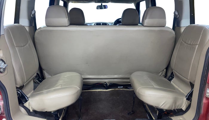 2016 Mahindra TUV300 T8, Diesel, Manual, 30,761 km, Third Seat Row ( optional )