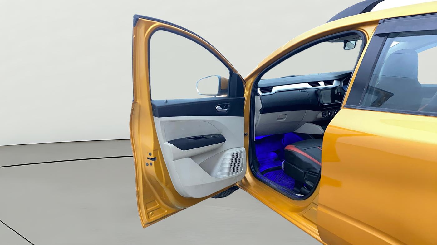 2020 Renault TRIBER RXZ AMT, Petrol, Automatic, 65,431 km, LHS Front Door