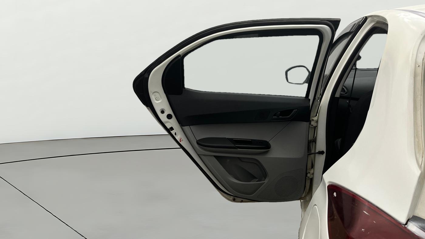 2022 Tata Tiago XT PETROL, Petrol, Manual, 31,544 km, LHS Rear Door