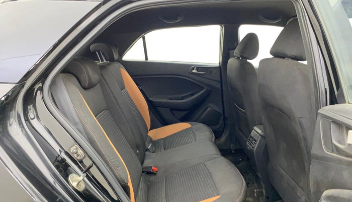 2016 Hyundai i20 Active 1.2 SX, Petrol, Manual, 30,485 km, Right Side Rear Door Cabin