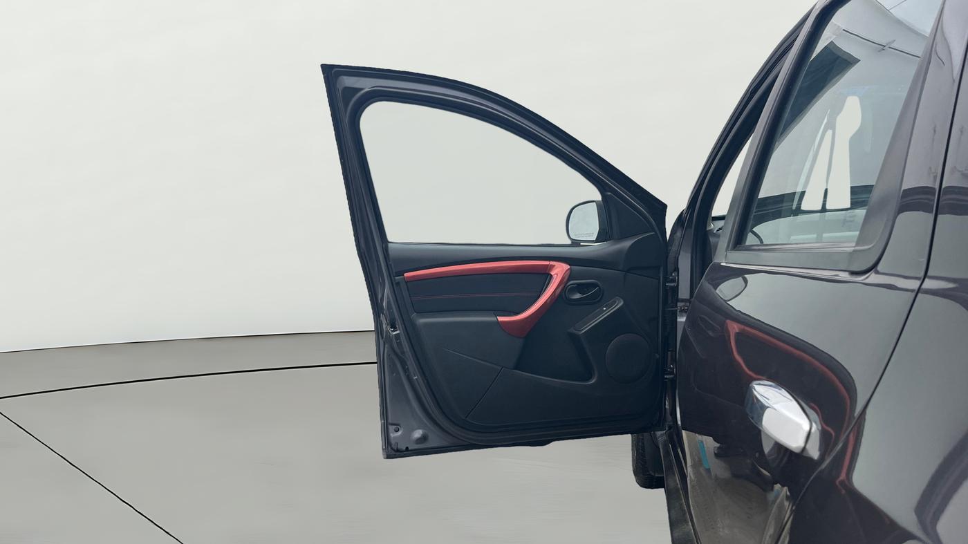 2018 Renault Duster RXS CVT, Petrol, Automatic, 54,897 km, LHS Front Door