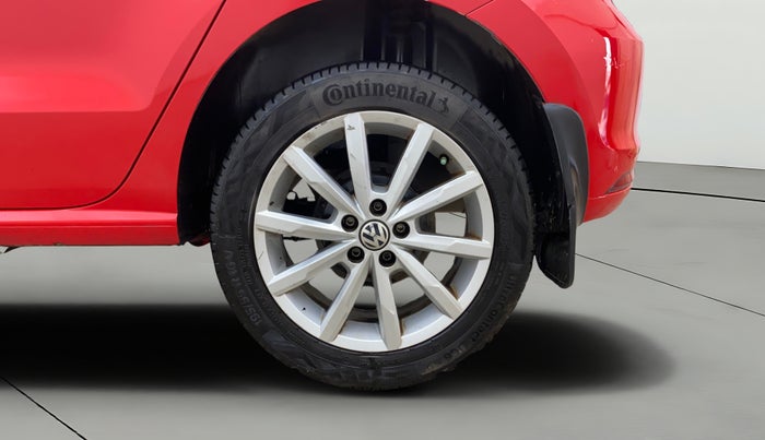 2017 Volkswagen Polo HIGHLINE PLUS 1.2(16 ALLOY, Petrol, Manual, 1,04,272 km, Left Rear Wheel