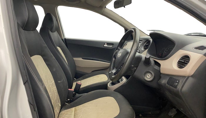 2015 Hyundai Grand i10 SPORTZ 1.2 KAPPA VTVT, Petrol, Manual, 1,04,808 km, Right Side Front Door Cabin