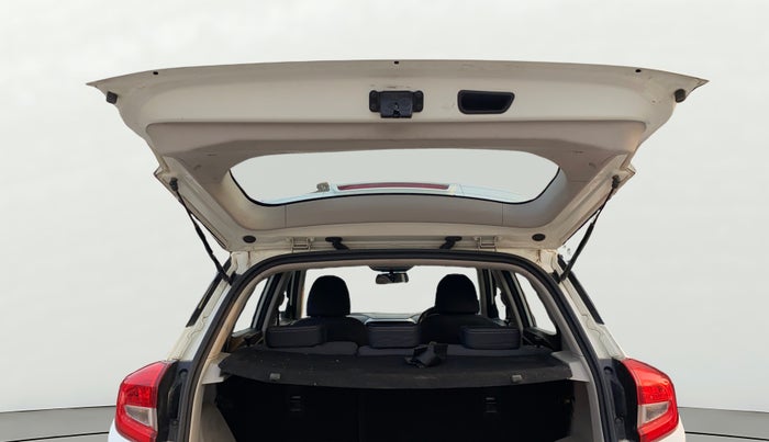 2020 Mahindra XUV300 W8 1.5 DIESEL, Diesel, Manual, 79,449 km, Boot Door Open