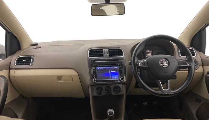 2016 Skoda Rapid AMBITION 1.6 MPI MT, Petrol, Manual, 66,557 km, Dashboard